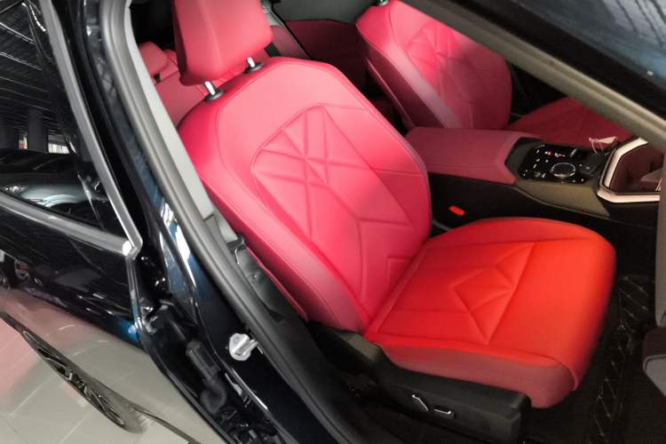 Used BMW X3 2025 xDrive30L Leading Model M Sport Package Right Front Seat