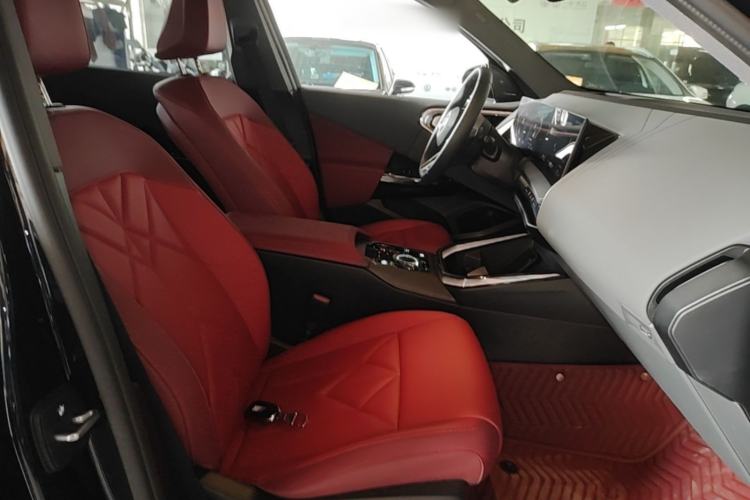 Used BMW X3 2025 xDrive30L Luxury Edition M Sport Package Right Front Seat