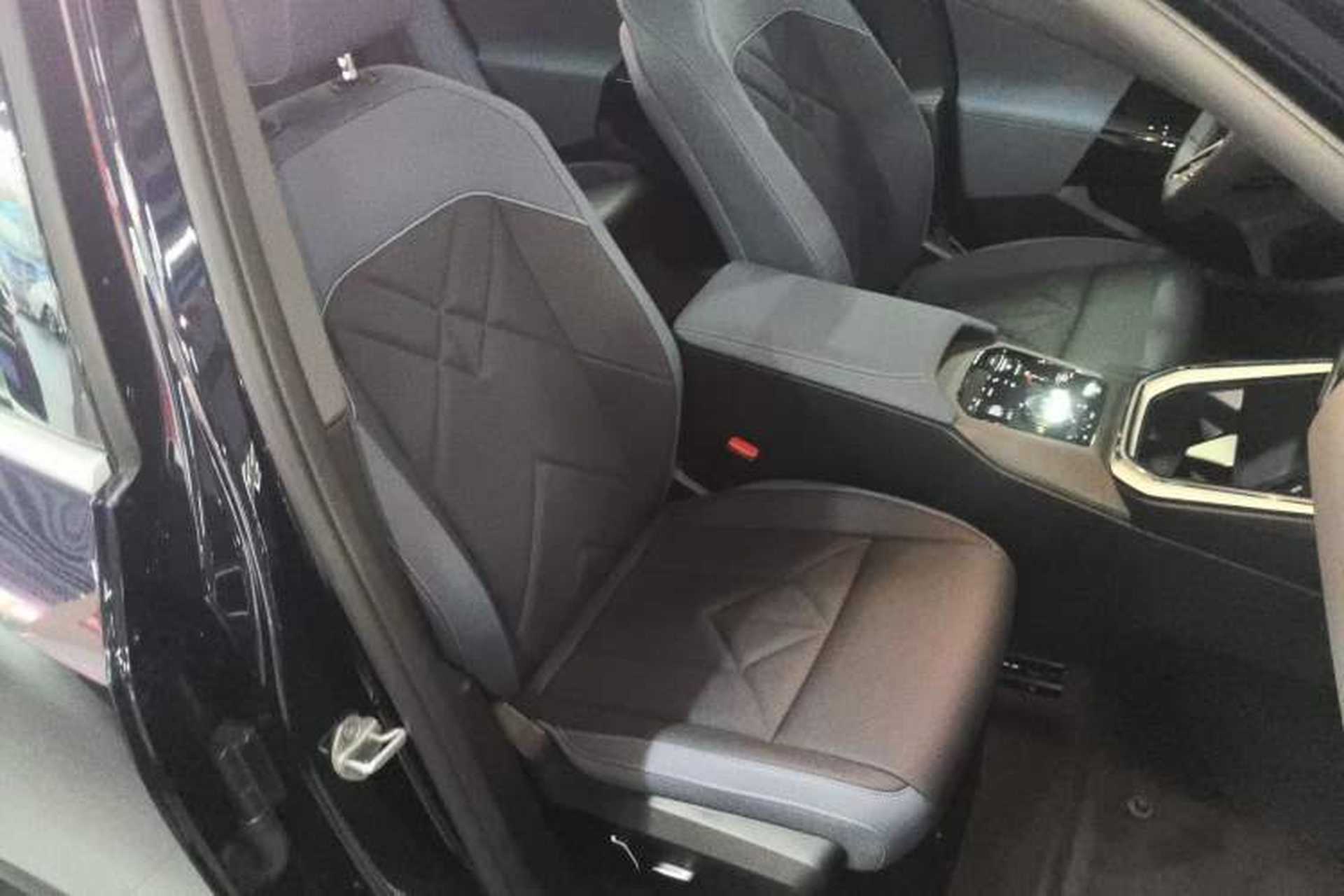 Used BMW X3 2025 xDrive30L Luxury Edition M Sport Package Right Front Seat