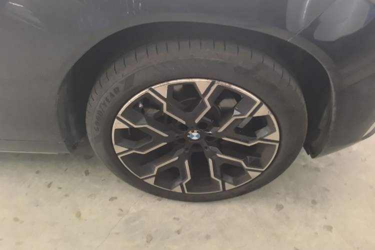 Used BMW X3 2025 xDrive30L Leading Model M Sport Package Right Front Wheel Hub