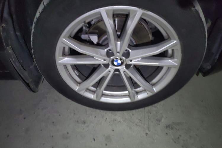 Used BMW X3 2025 xDrive25L Luxury Package Right Front Wheel Hub