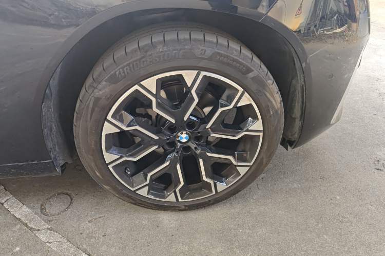 Used BMW X3 2025 xDrive30L Leading Model M Sport Package Right Front Wheel Hub