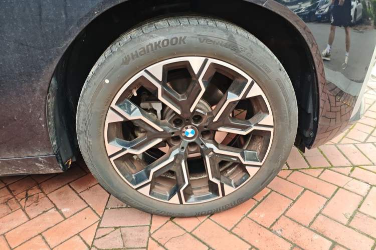 Used BMW X3 2025 xDrive30L Leading Model M Sport Package Right Front Wheel Hub
