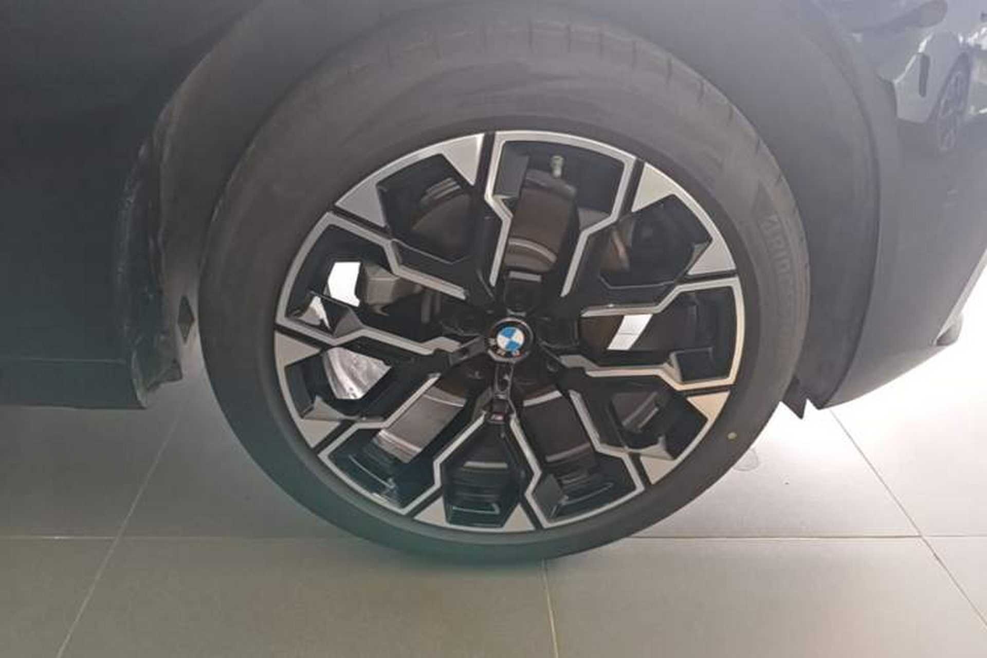 Used BMW X3 2025 xDrive30L Leading Model M Sport Package Right Front Wheel Hub