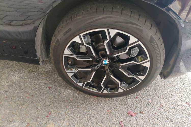 Used BMW X3 2025 xDrive30L Leading Model M Sport Package Right Front Wheel Hub
