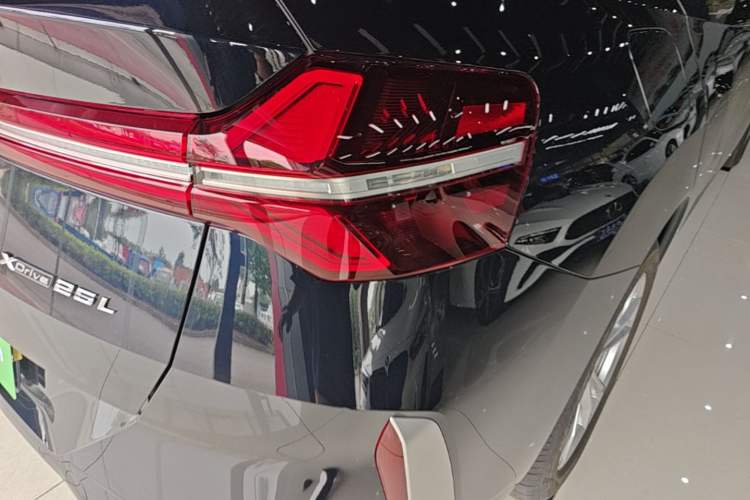 Used BMW X3 2025 Model, Facelifted xDrive25L Luxury Package Right Rear Taillight