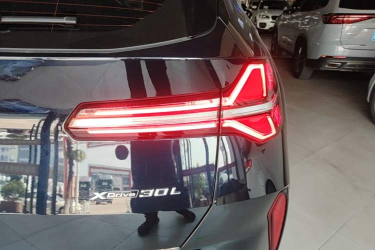 Used BMW X3 2025 xDrive30L Luxury Edition M Sport Package Right Rear Taillight