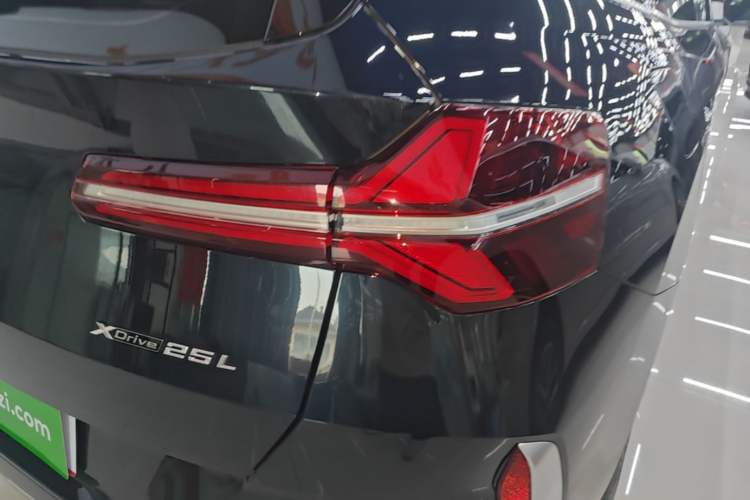 Used BMW X3 2025 Model, Facelifted xDrive25L Luxury Package Right Rear Taillight