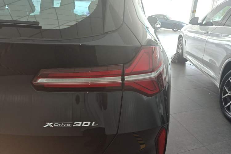 Used BMW X3 2025 xDrive30L Leading Model M Sport Package Right Rear Taillight
