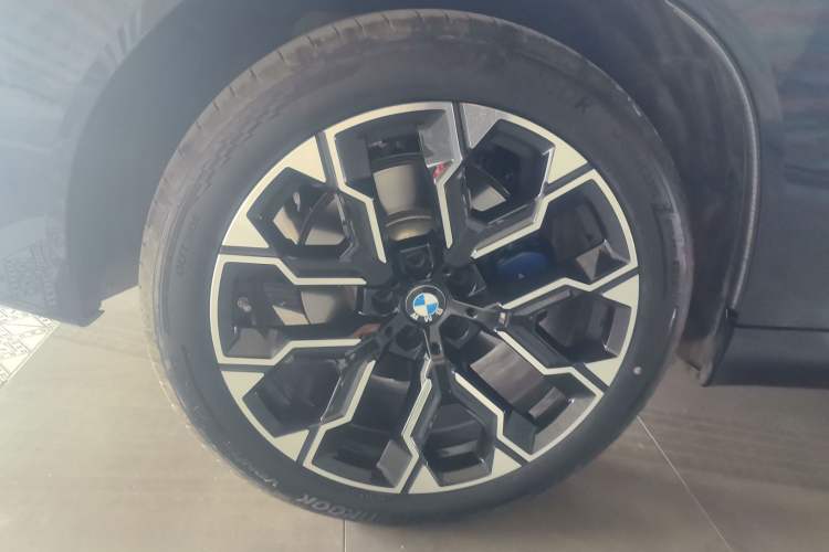Used BMW X3 2025 xDrive30L Luxury Edition M Sport Package Right Rear Wheel Hub