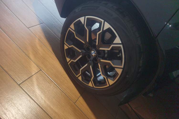Used BMW X3 2025 xDrive30L Luxury Edition M Sport Package Right Rear Wheel Hub