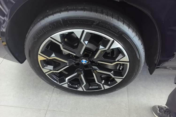 Used BMW X3 2025 xDrive30L Leading Model M Sport Package Right Rear Wheel Hub