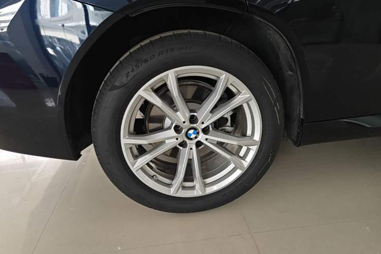 Used BMW X3 2025 xDrive25L Luxury Package Right Rear Wheel Hub