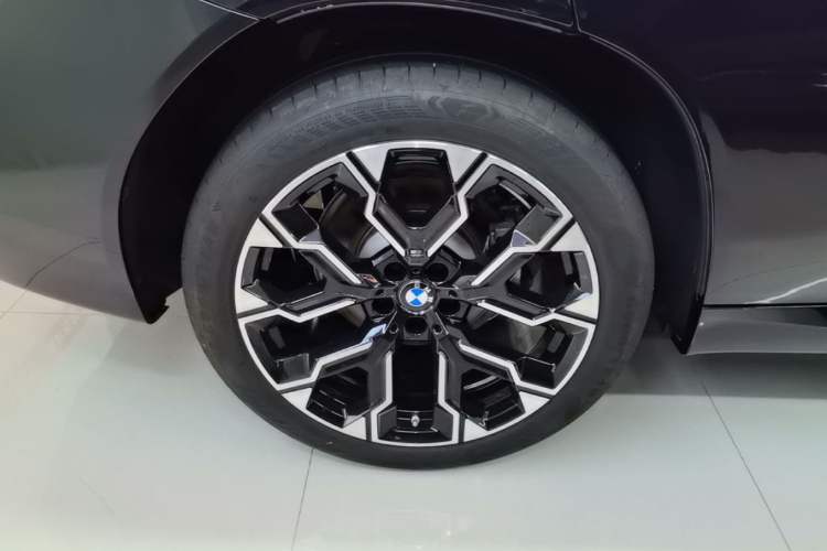 Used BMW X3 2025 xDrive30L Leading Model M Sport Package Right Rear Wheel Hub