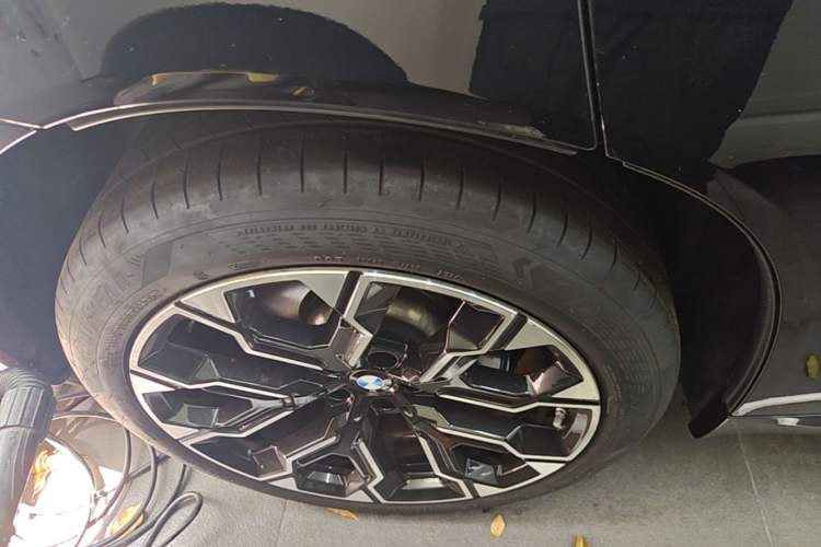 Used BMW X3 2025 xDrive30L Luxury Edition M Sport Package Right Rear Wheel Hub