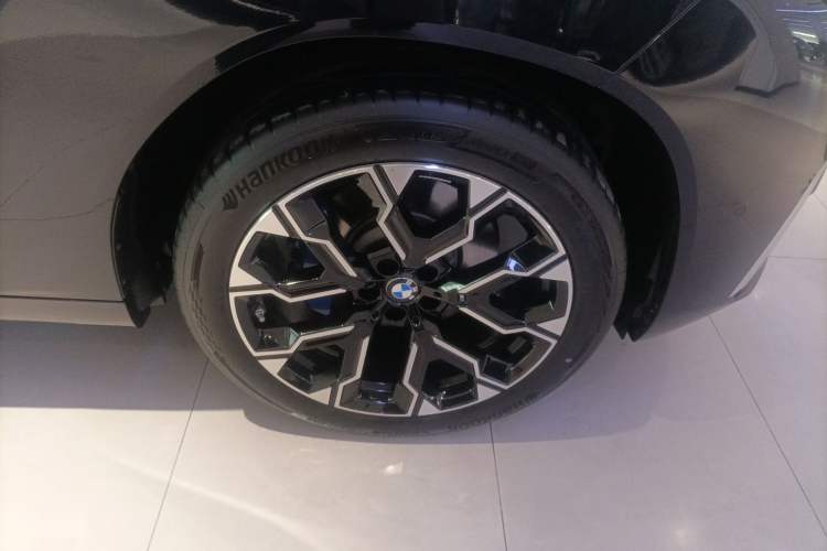 Used BMW X3 2025 xDrive30L Luxury Edition M Sport Package Right Rear Wheel Hub