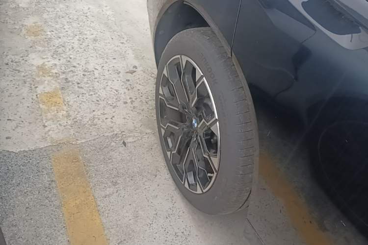 Used BMW X3 2025 xDrive30L Luxury Edition M Sport Package Right Rear Wheel Hub