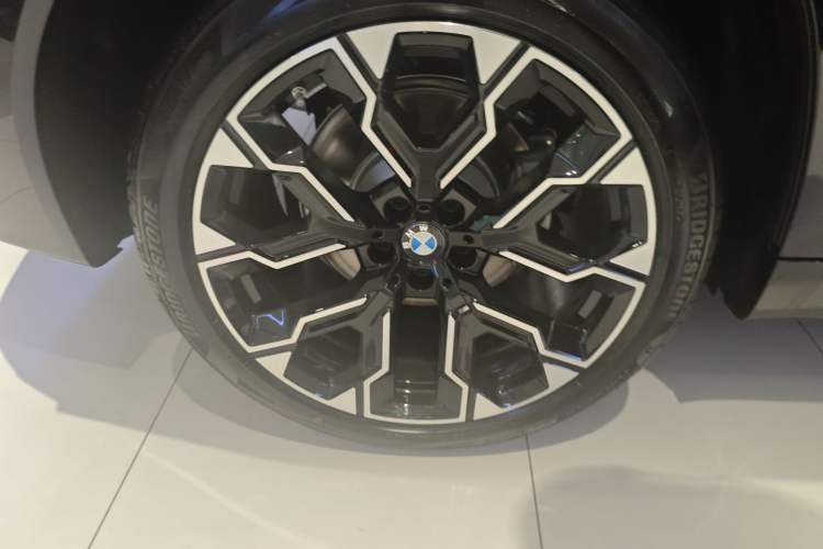 Used BMW X3 2025 xDrive30L Leading Model M Sport Package Right Rear Wheel Hub
