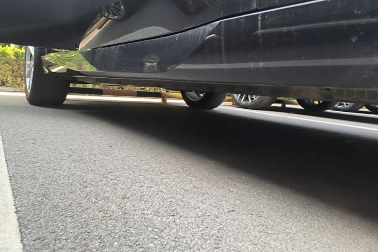 Used BMW X3 2025 xDrive25L Luxury Package Right Side Sill