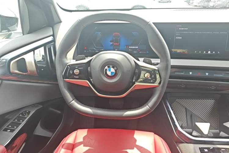 Used BMW X3 2025 xDrive25L Luxury Package Steering Wheel