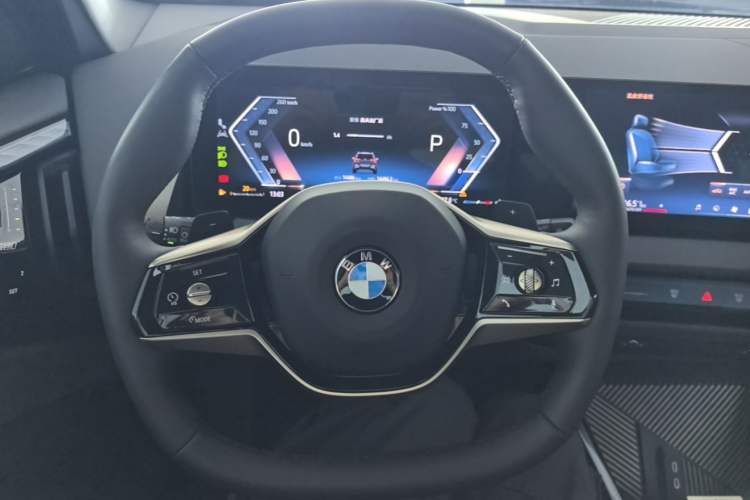 Used BMW X3 2025 xDrive25L Luxury Package Steering Wheel