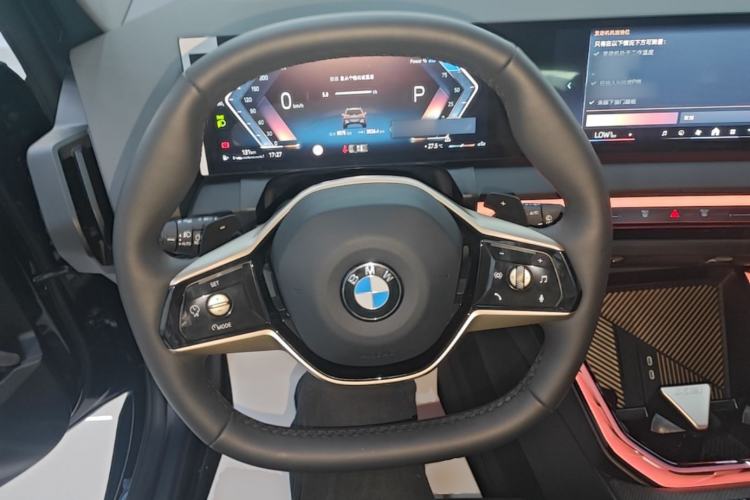 Used BMW X3 2025 Model, Facelifted xDrive25L Luxury Package Steering Wheel