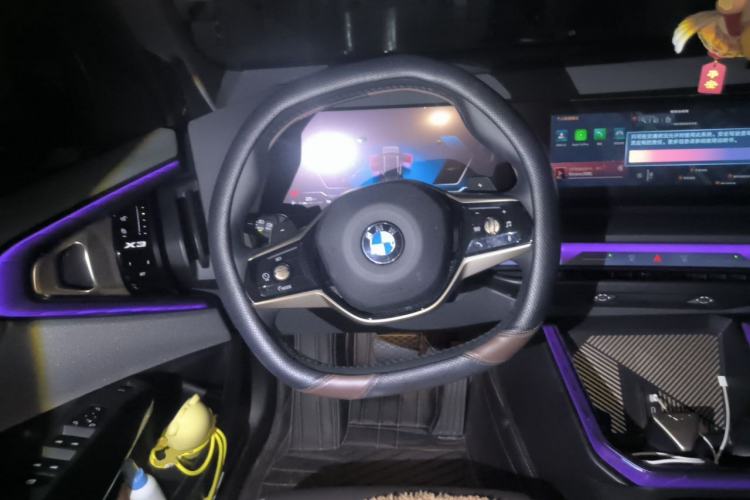 Used BMW X3 2025 xDrive25L Luxury Package Steering Wheel