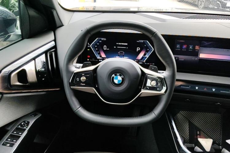 Used BMW X3 2025 xDrive25L Luxury Package Steering Wheel