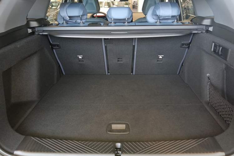 Used BMW X3 2025 xDrive30L Luxury Edition M Sport Package Trunk