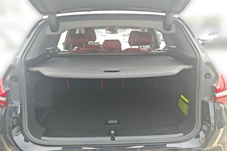 Used BMW X3 2025 xDrive25L Luxury Package Trunk