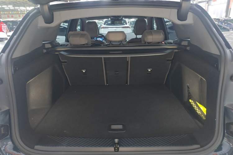 Used BMW X3 2025 Model, Facelifted xDrive25L Luxury Package Trunk