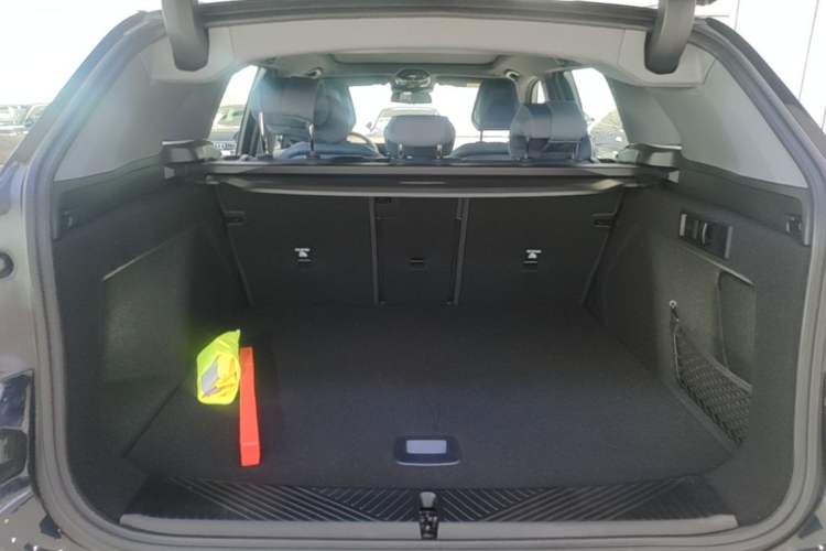 Used BMW X3 2025 xDrive30L Luxury Edition M Sport Package Trunk