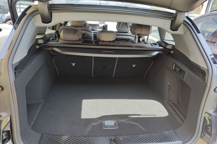 Used BMW X3 2025 xDrive25L Luxury Package Trunk
