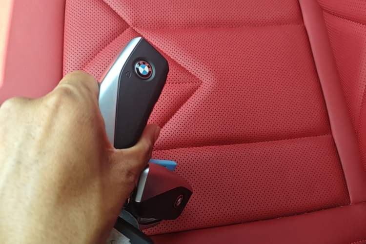 Used BMW X3 2025 xDrive25L Luxury Package Vehicle Key