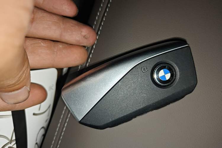 Used BMW X3 2025 xDrive25L Luxury Package Vehicle Key