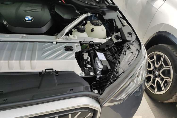Used BMW X3 2025 xDrive30L Luxury Edition M Sport Package Engine Bay Left
