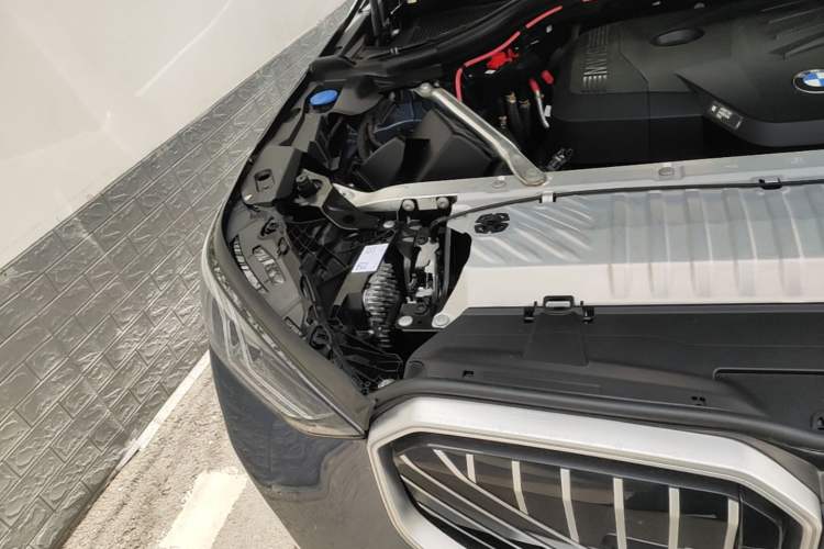 Used BMW X3 2025 xDrive30L Luxury Edition M Sport Package Engine Bay Right