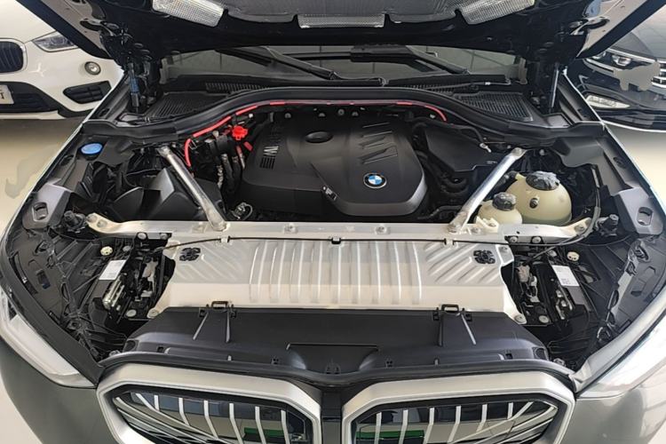Used BMW X3 2025 xDrive25L Luxury Package Engine Bay