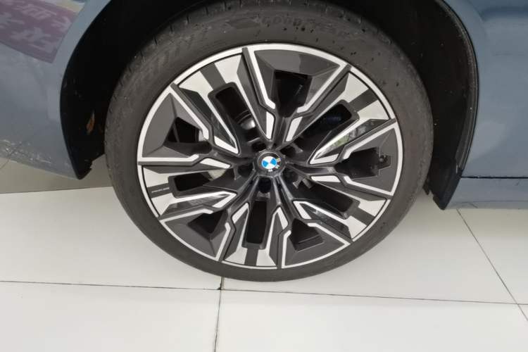 Used BMW X3 2025 xDrive30L Luxury Edition M Sport Package Exterior 5