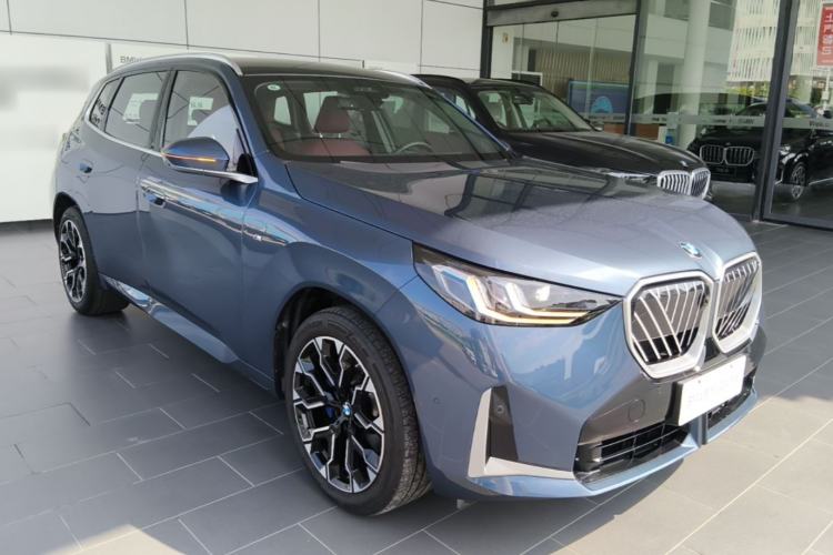 Used BMW X3 2025 xDrive30L Luxury Edition M Sport Package Front Right 45 Deg