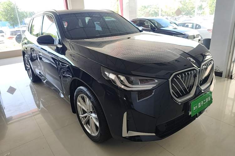 Used BMW X3 2025 xDrive25L Luxury Package Front Right 45 Deg