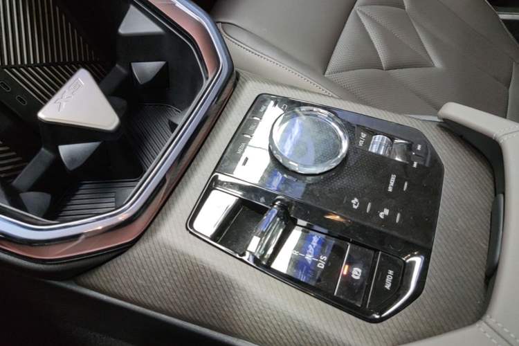 Used BMW X3 2025 xDrive30L Luxury Edition M Sport Package Gear Lever