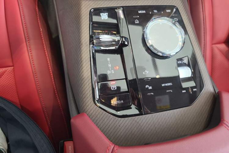 Used BMW X3 2025 xDrive30L Luxury Edition M Sport Package Gear Lever