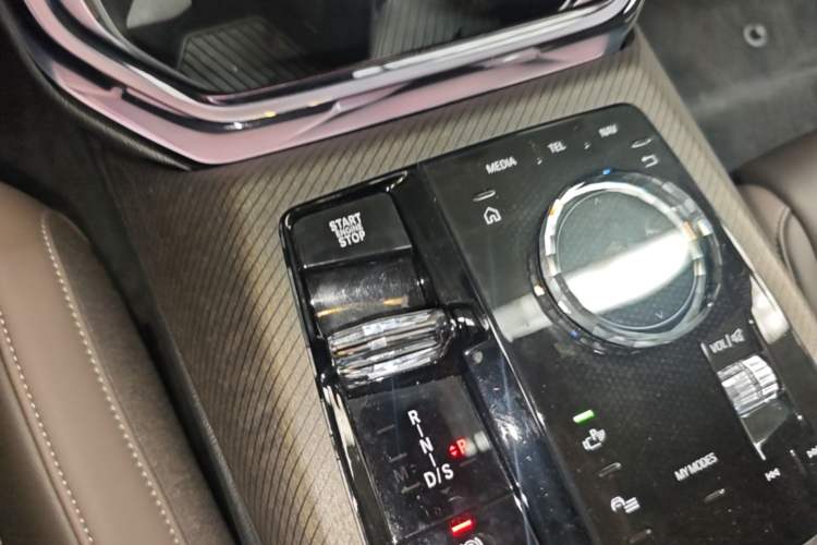 Used BMW X3 2025 xDrive30L Luxury Edition M Sport Package Gear Lever