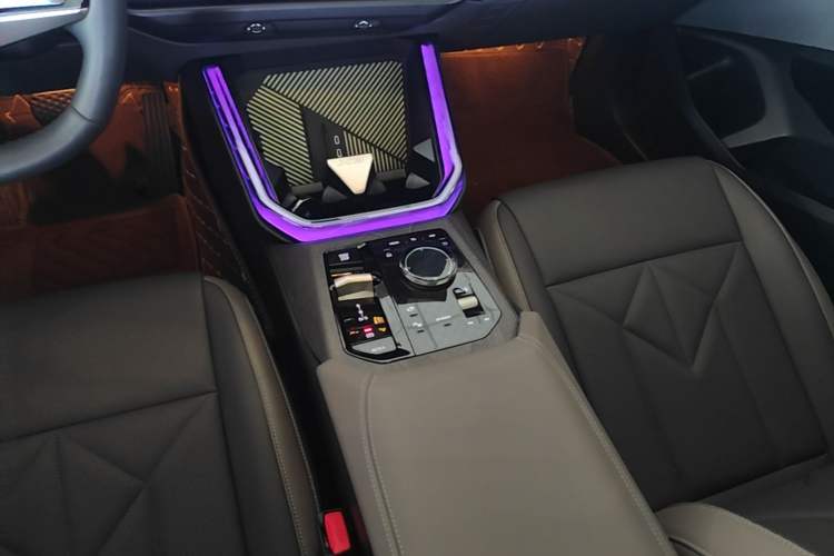 Used BMW X3 2025 xDrive25L Luxury Package Gear Lever