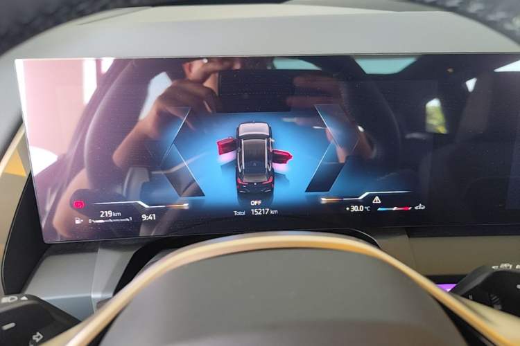 Used BMW X3 2025 xDrive25L Luxury Package Instrument Cluster