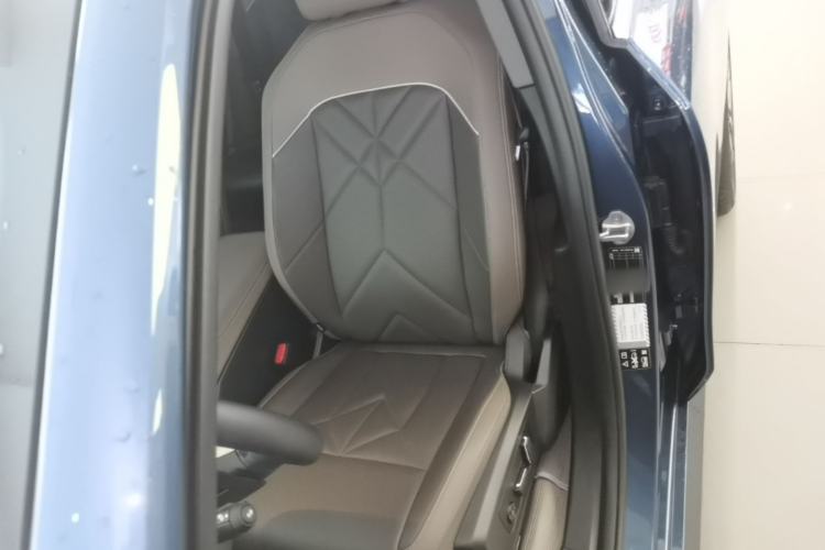 Used BMW X3 2025 xDrive30L Luxury Edition M Sport Package Left Front Seat
