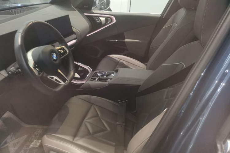 Used BMW X3 2025 xDrive30L Luxury Edition M Sport Package Left Front Seat