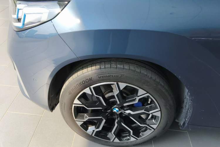 Used BMW X3 2025 xDrive30L Luxury Edition M Sport Package Left Front Wheel Hub