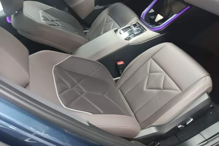 Used BMW X3 2025 xDrive30L Luxury Edition M Sport Package Right Front Seat